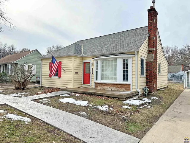 $189,900 | 1735 Southwest Randolph Avenue, Topeka, KS 66604