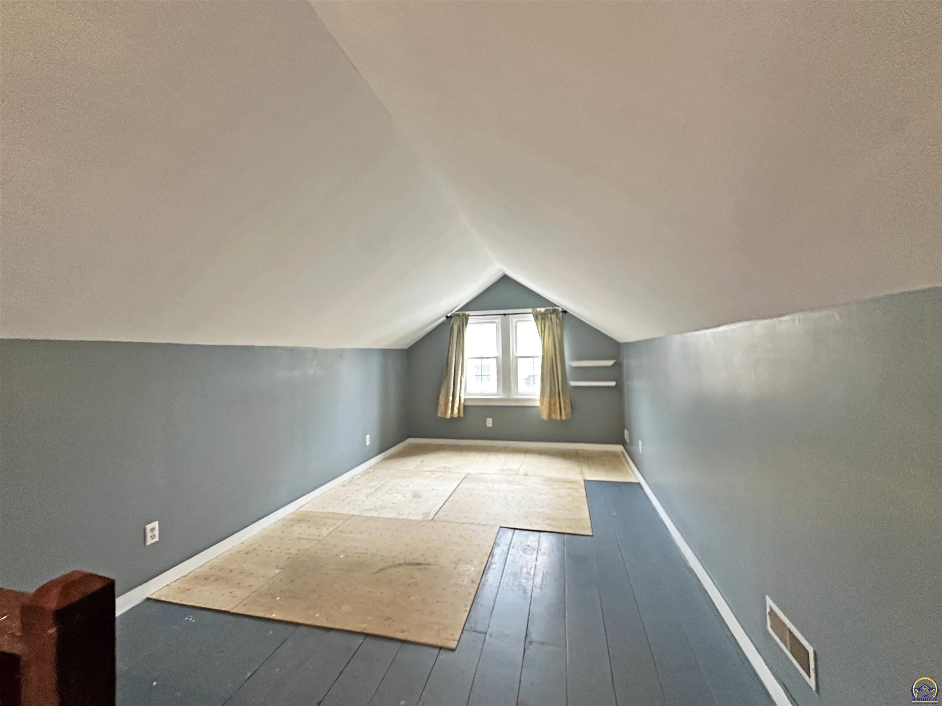 1735 Southwest Randolph Avenue Topeka, KS 66604 - Photo 12 of 14