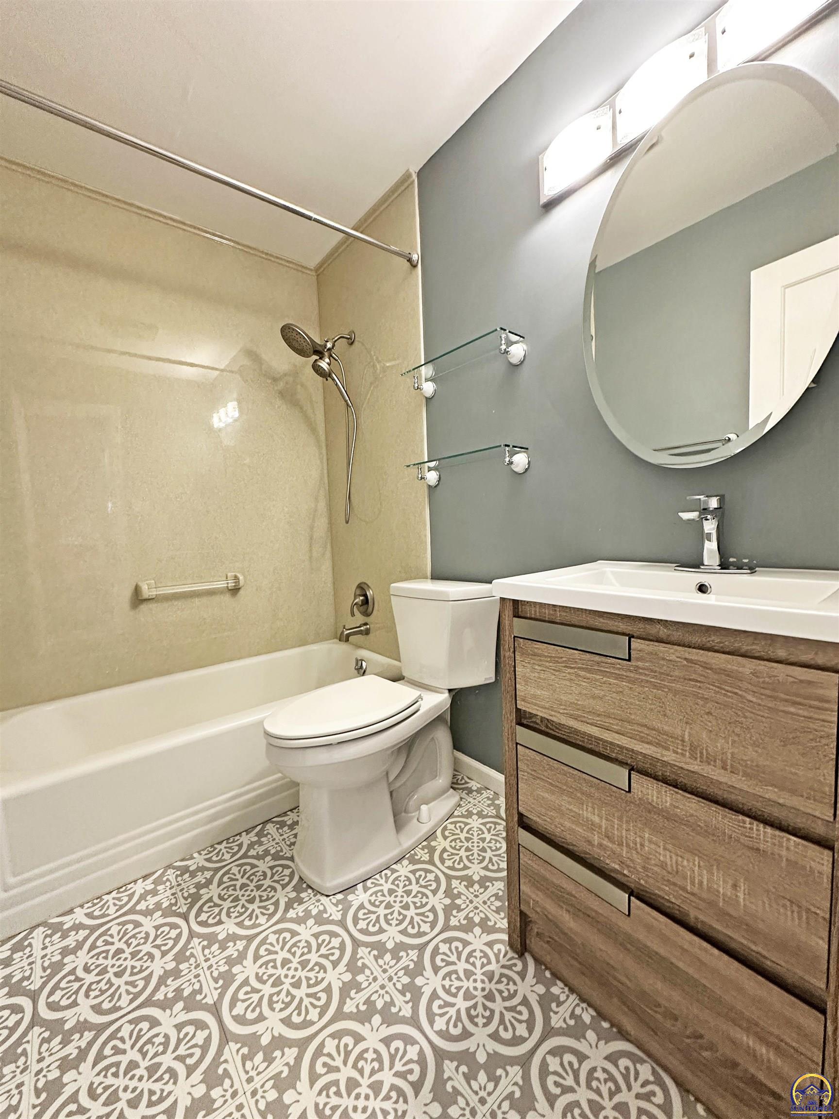 1735 Southwest Randolph Avenue Topeka, KS 66604 - Photo 9 of 14