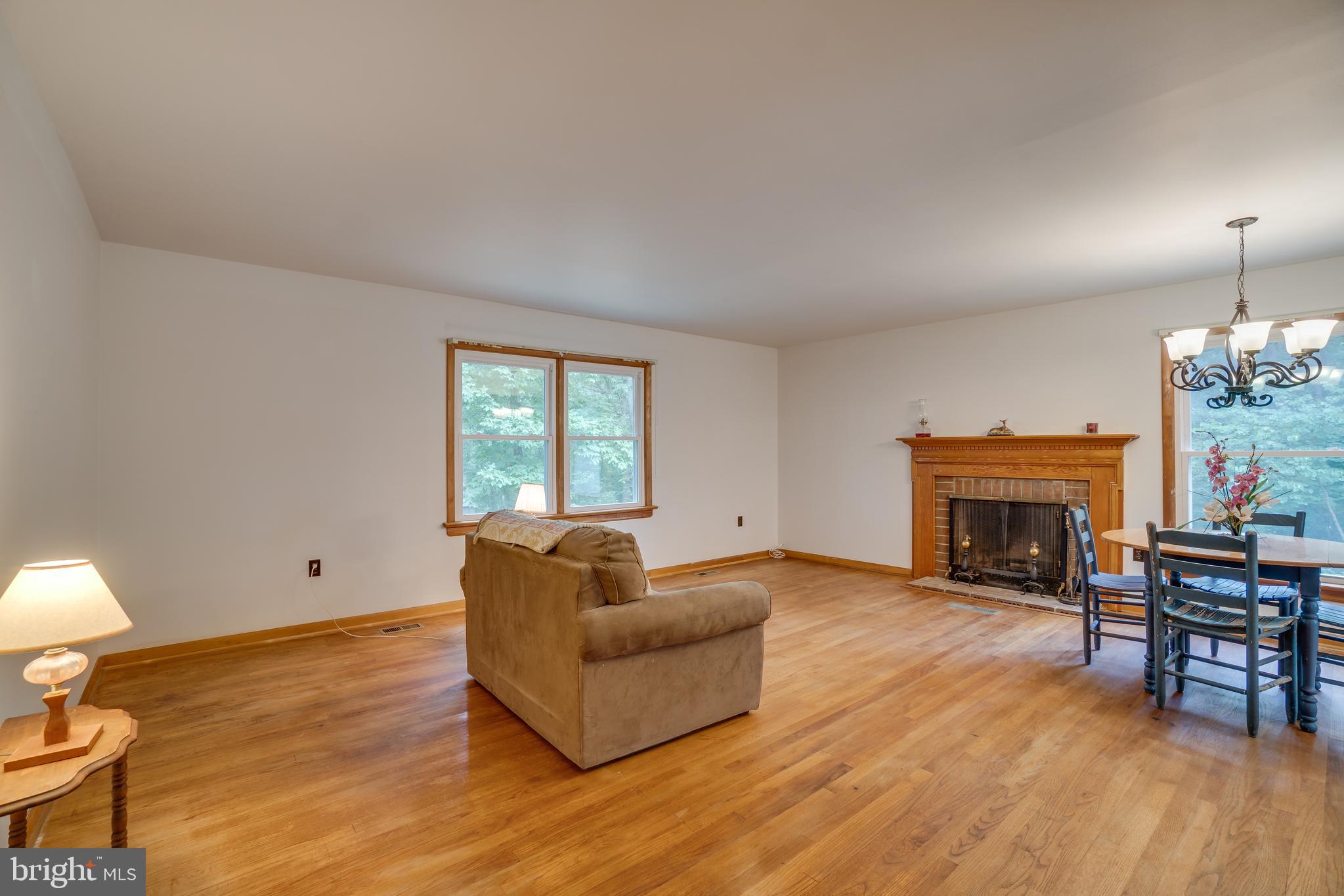 4616 Jericho Road Ruther Glen, VA 22546 - Photo 7 of 38 Family room