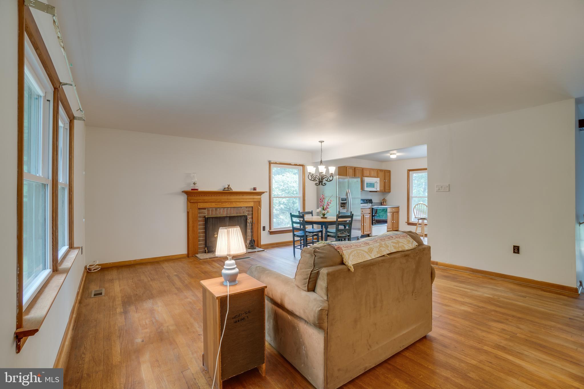 4616 Jericho Road Ruther Glen, VA 22546 - Photo 8 of 38 Family room
