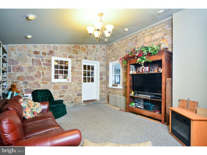 131 Hopewell Road Elverson, PA 19520 - Photo 4 of 24