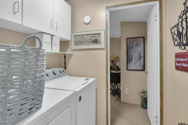 a house view with backyard space