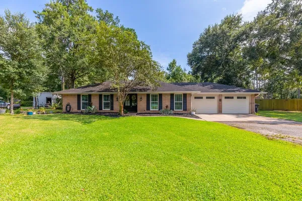 $269,900 | 760 Pinecrest Street, Vidor, TX 77662