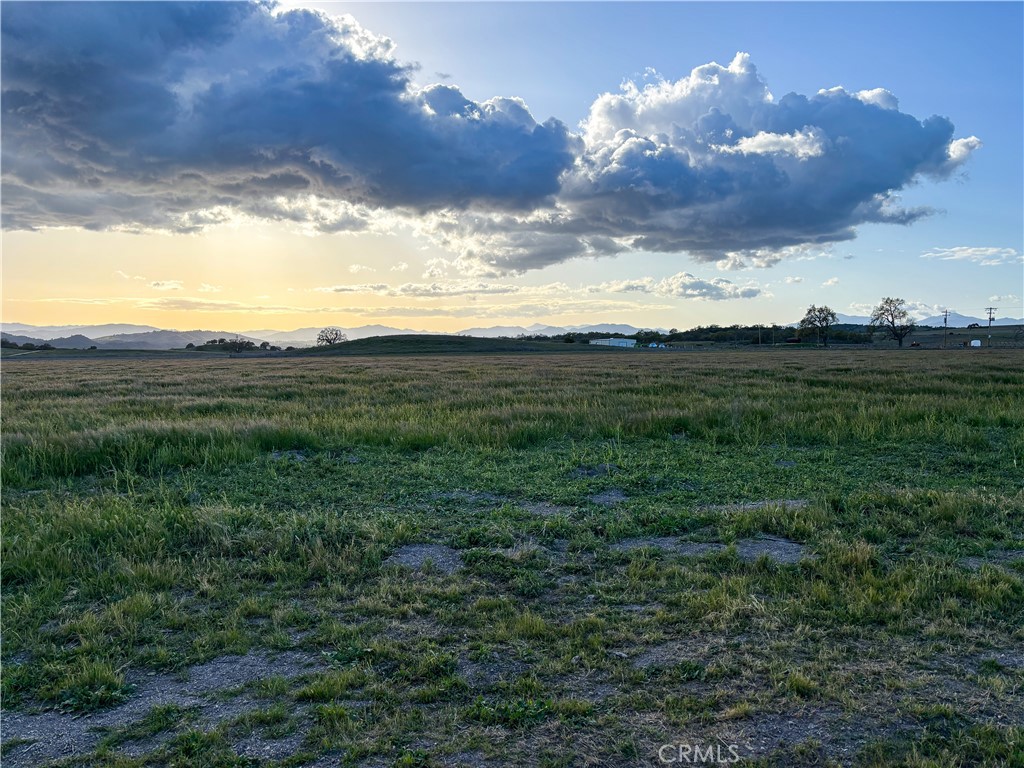 48100 Lockwood-Jolon Road Lockwood, CA 93932 - Photo 11 of 11 a view of an outdoor space and a yard