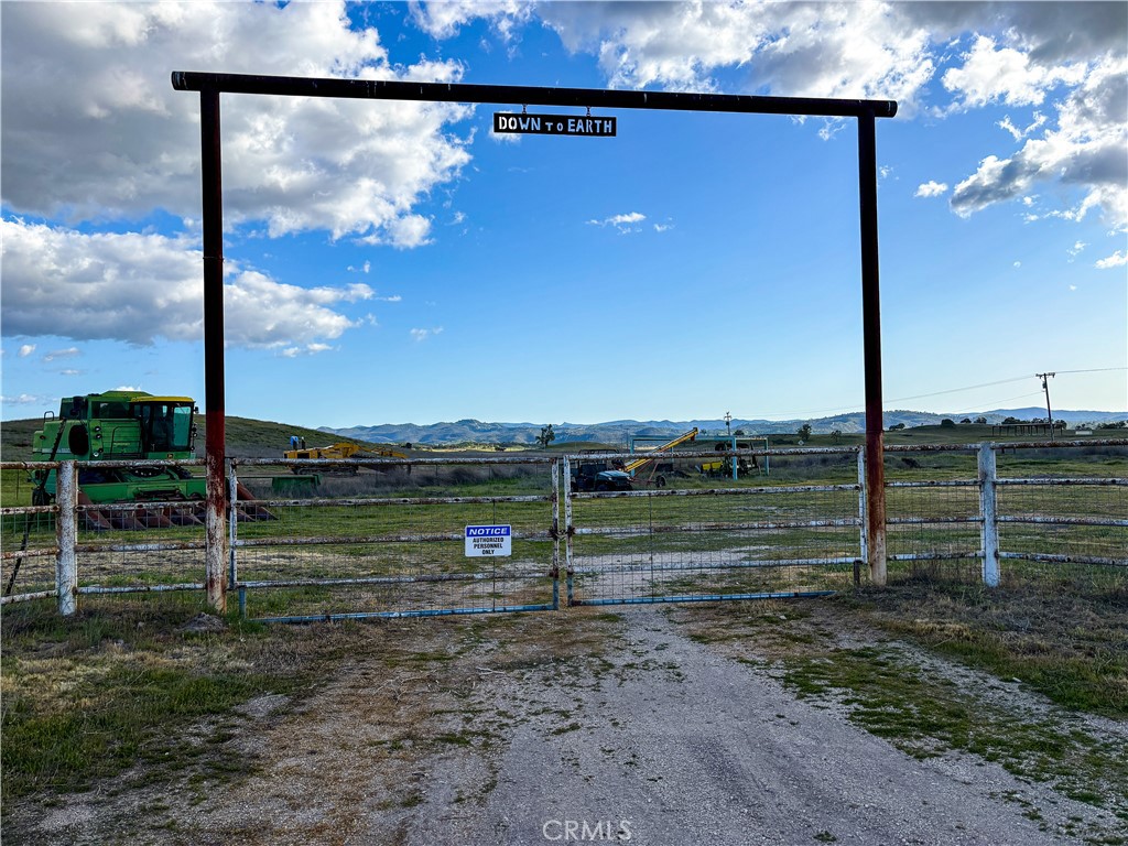 48100 Lockwood-Jolon Road Lockwood, CA 93932 - Photo 10 of 11 a view of a back yard