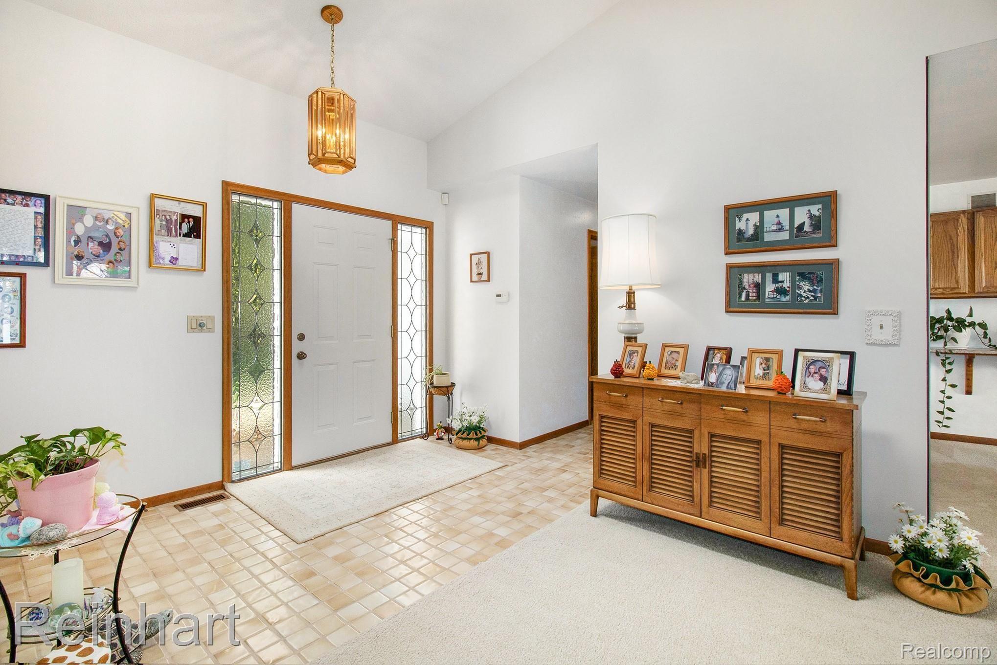 633 North Maxfield Road Brighton, MI 48114 - Photo 6 of 47 IMG_0829.jpg