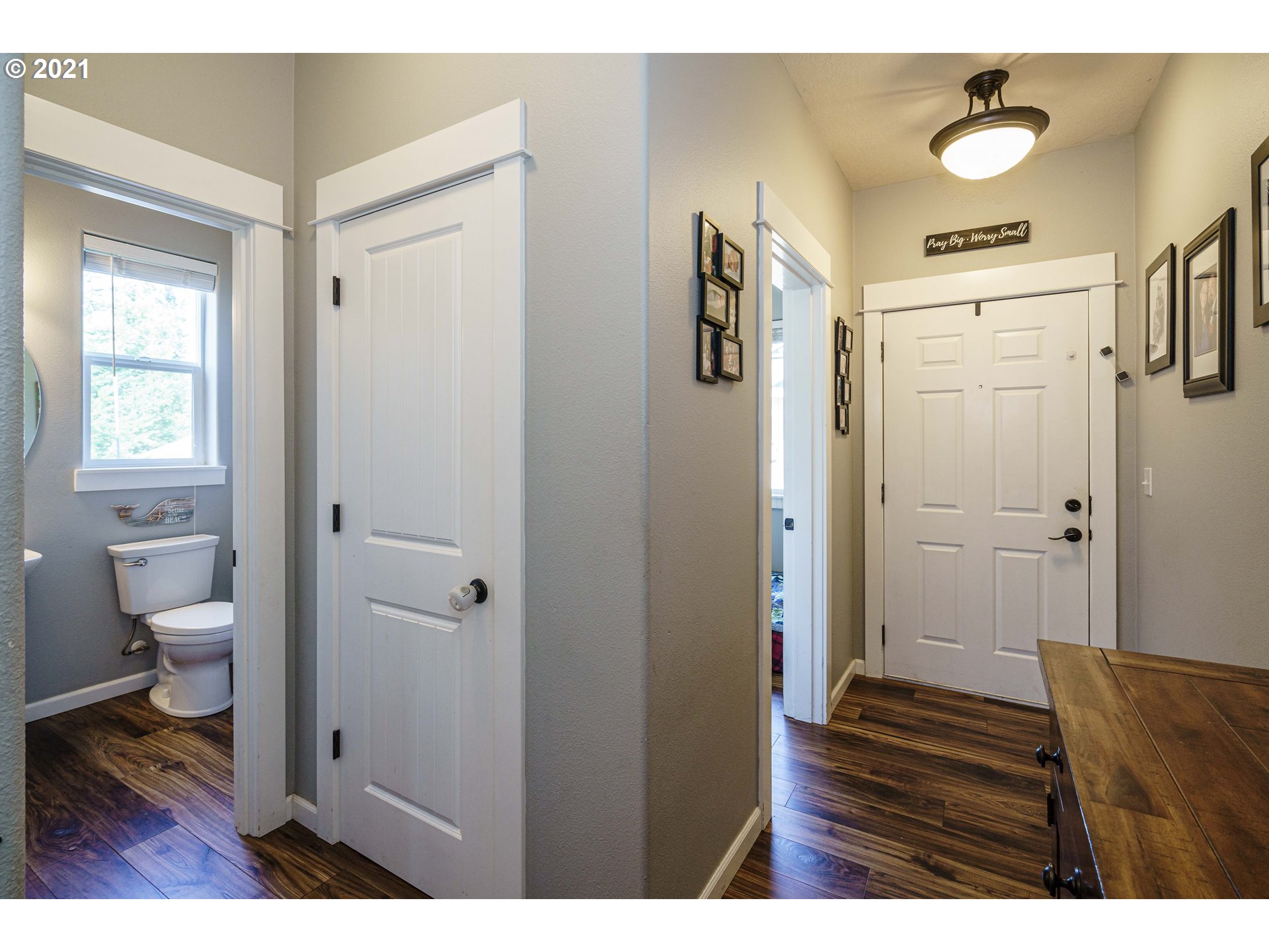 39740 Wall Street Sandy, OR 97055 - Photo 3 of 32 Gallery Image 3