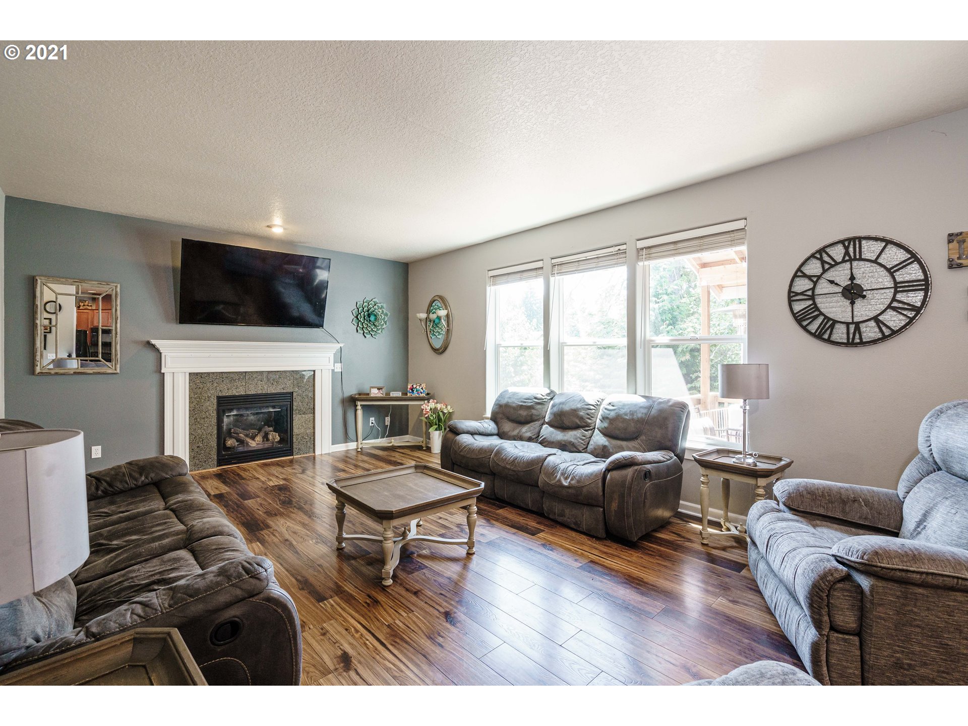39740 Wall Street Sandy, OR 97055 - Photo 5 of 32 Gallery Image 5