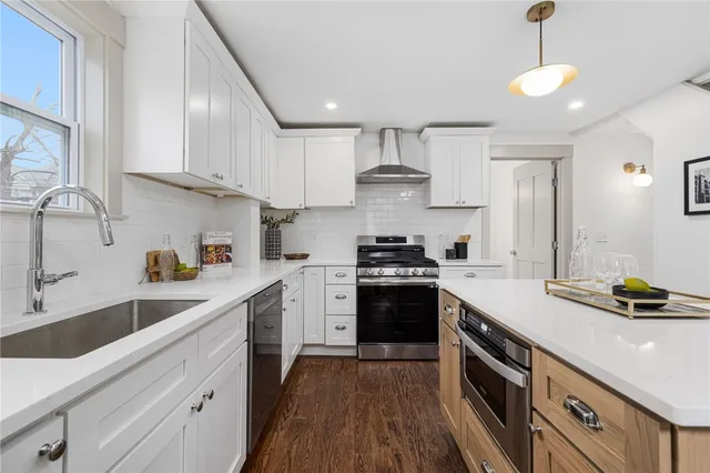 $889,000 | 103 Evergreen Street, Providence, RI 02906