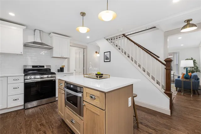 $889,000 | 103 Evergreen Street, Providence, RI 02906