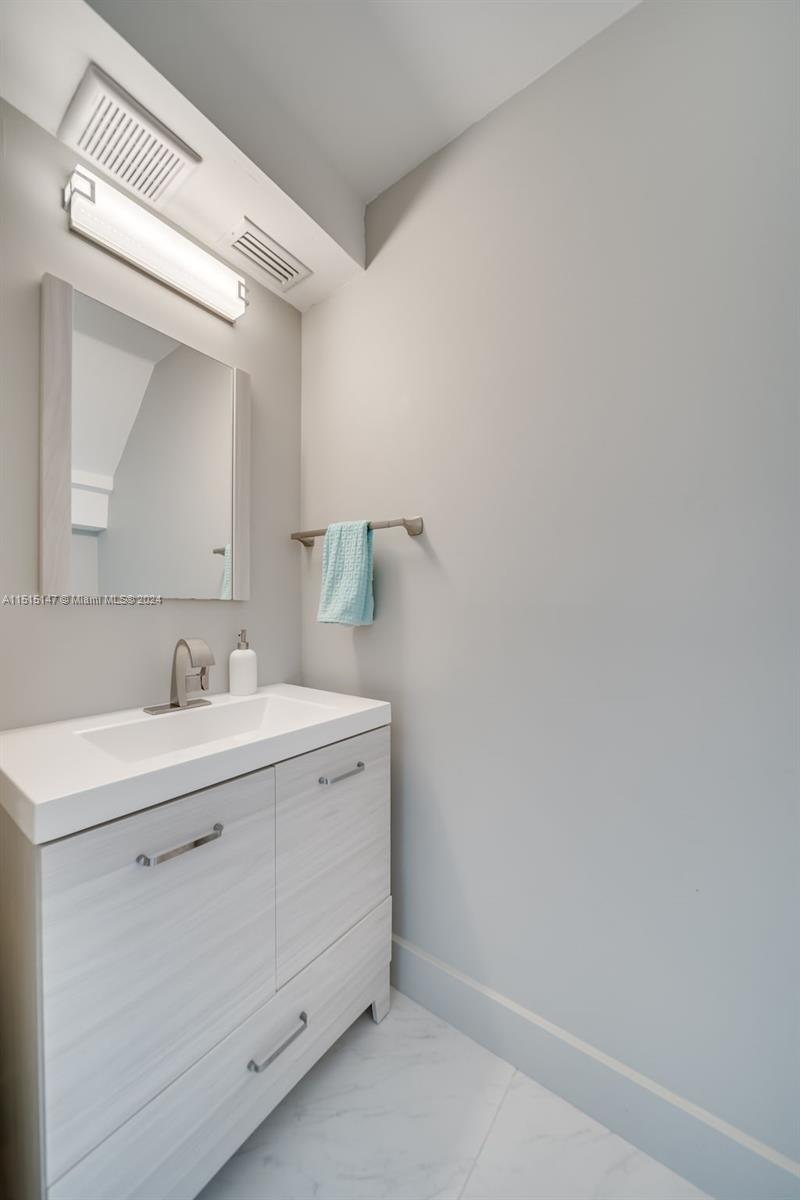 958 Briar Ridge Road Weston, FL 33327 - Photo 20 of 55