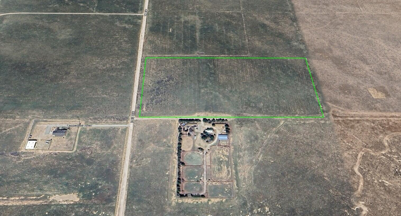 Cor 80th Street West Lancaster, CA 93536 - Photo 11 of 16 a bathroom with a shower