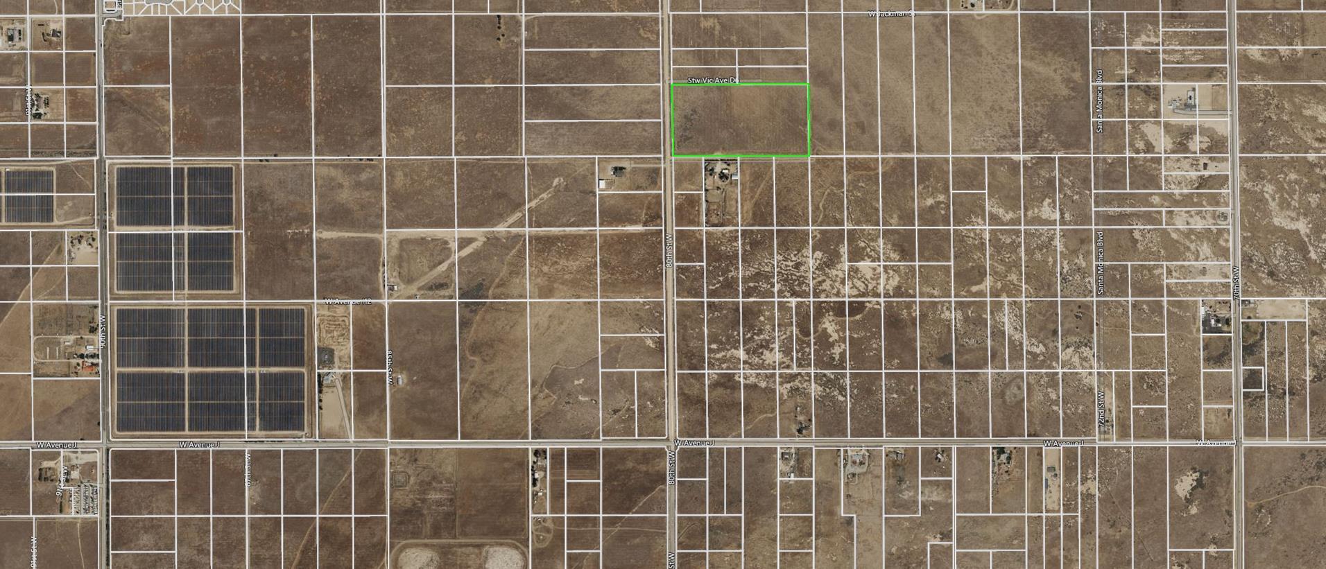 Cor 80th Street West Lancaster, CA 93536 - Photo 14 of 16 a view of a wooden fence