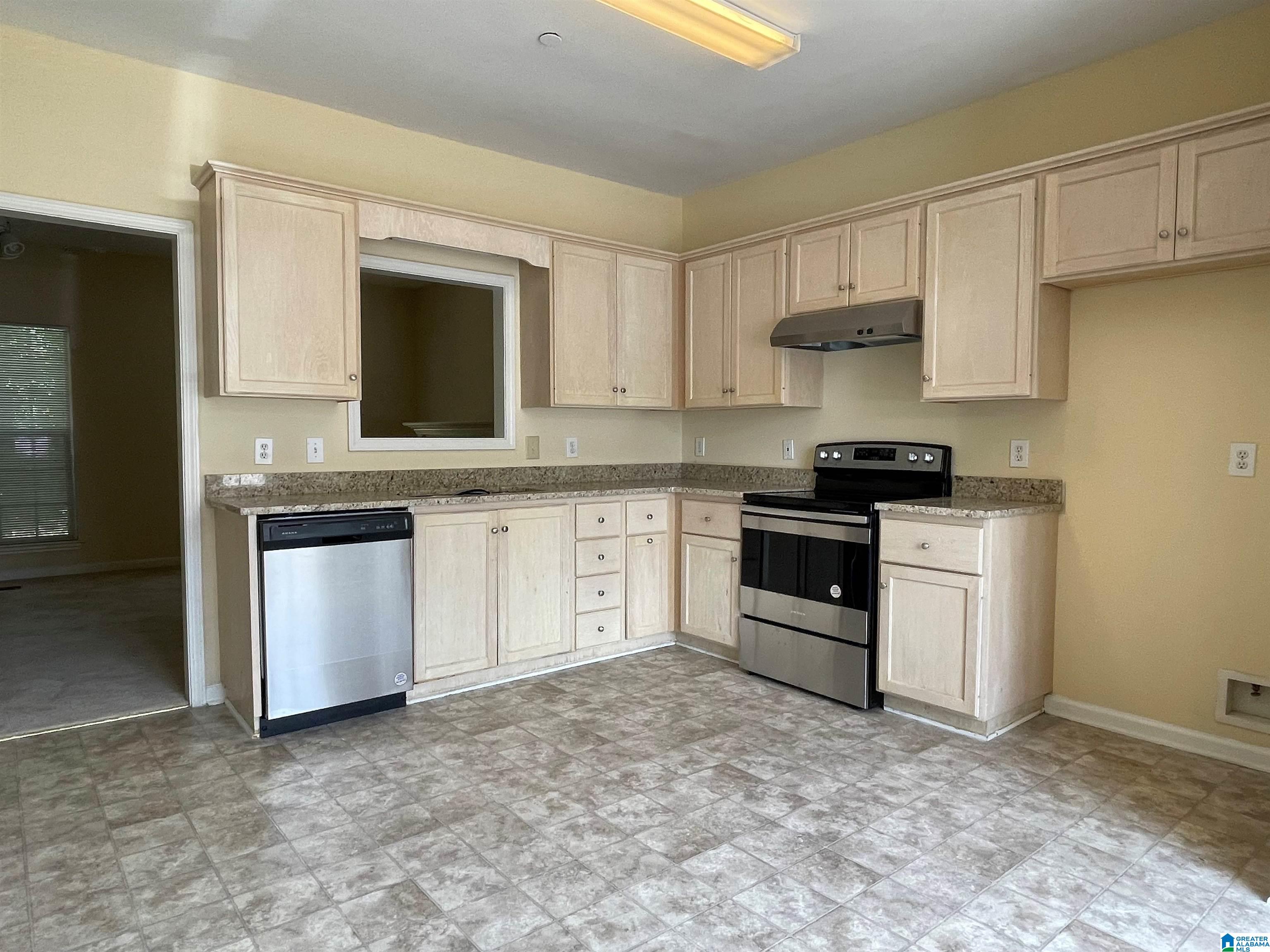 757 3rd Street Northeast Alabaster, AL 35007 - Photo 2 of 26