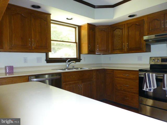 8662 Indian Springs Road Frederick, MD 21702 - Photo 13 of 30 Lots of Counter Space