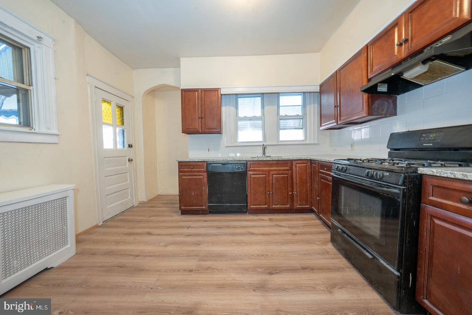 87 Lamport Road Upper Darby, PA 19082 - Photo 11 of 52