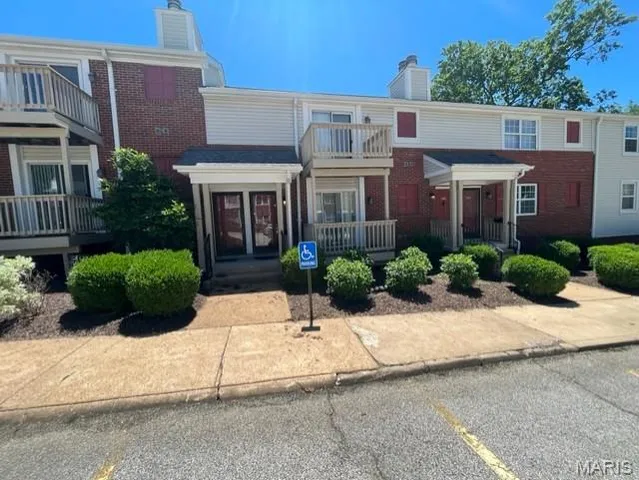 $160,000 | 9174 Robin Court, Brentwood, MO 63144