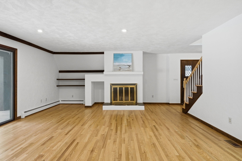 62 Brook Street Dunstable, MA 01827 - Photo 9 of 34