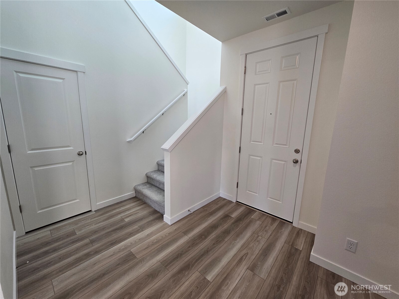 6141 Crestner Drive Southwest, Unit 406 Port Orchard, WA 98367 - Photo 4 of 17