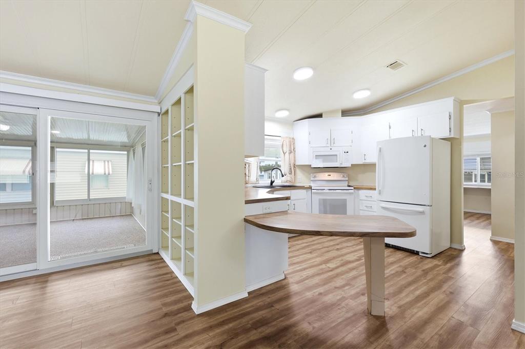 4308 13th Street East Ellenton, FL 34222 - Photo 12 of 47