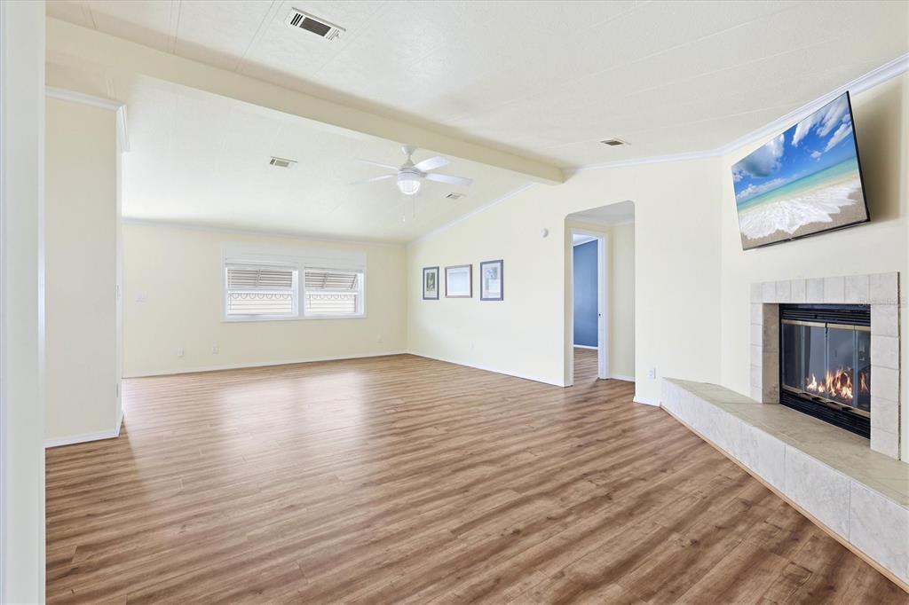 4308 13th Street East Ellenton, FL 34222 - Photo 5 of 47
