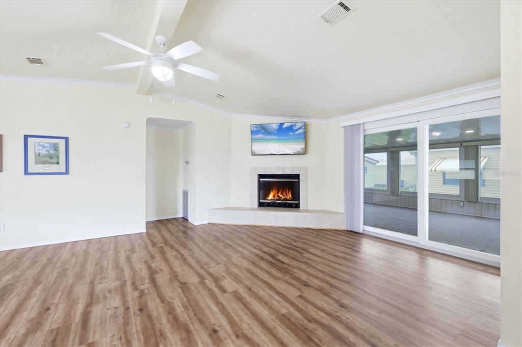 4308 13th Street East Ellenton, FL 34222 - Photo 6 of 47