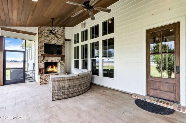 $820,000 | 1781 Millers Lake Road, Ville Platte, LA 70586