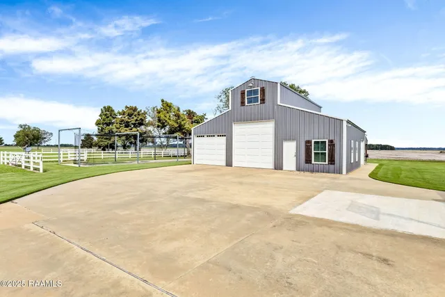 $820,000 | 1781 Millers Lake Road, Ville Platte, LA 70586