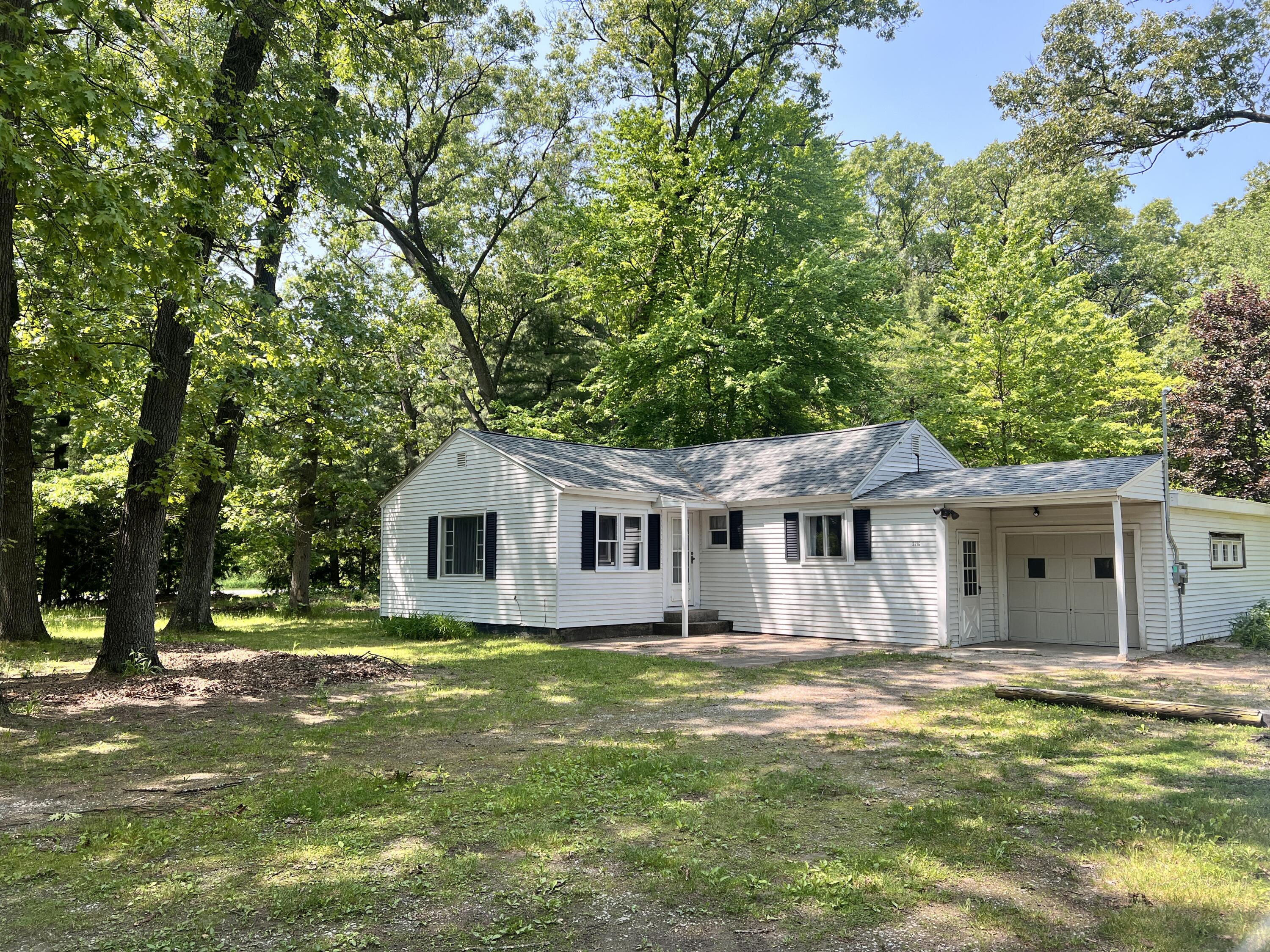 3216 Hall Road Muskegon, MI 49442 - Photo 1 of 33 IMG_0896(1)