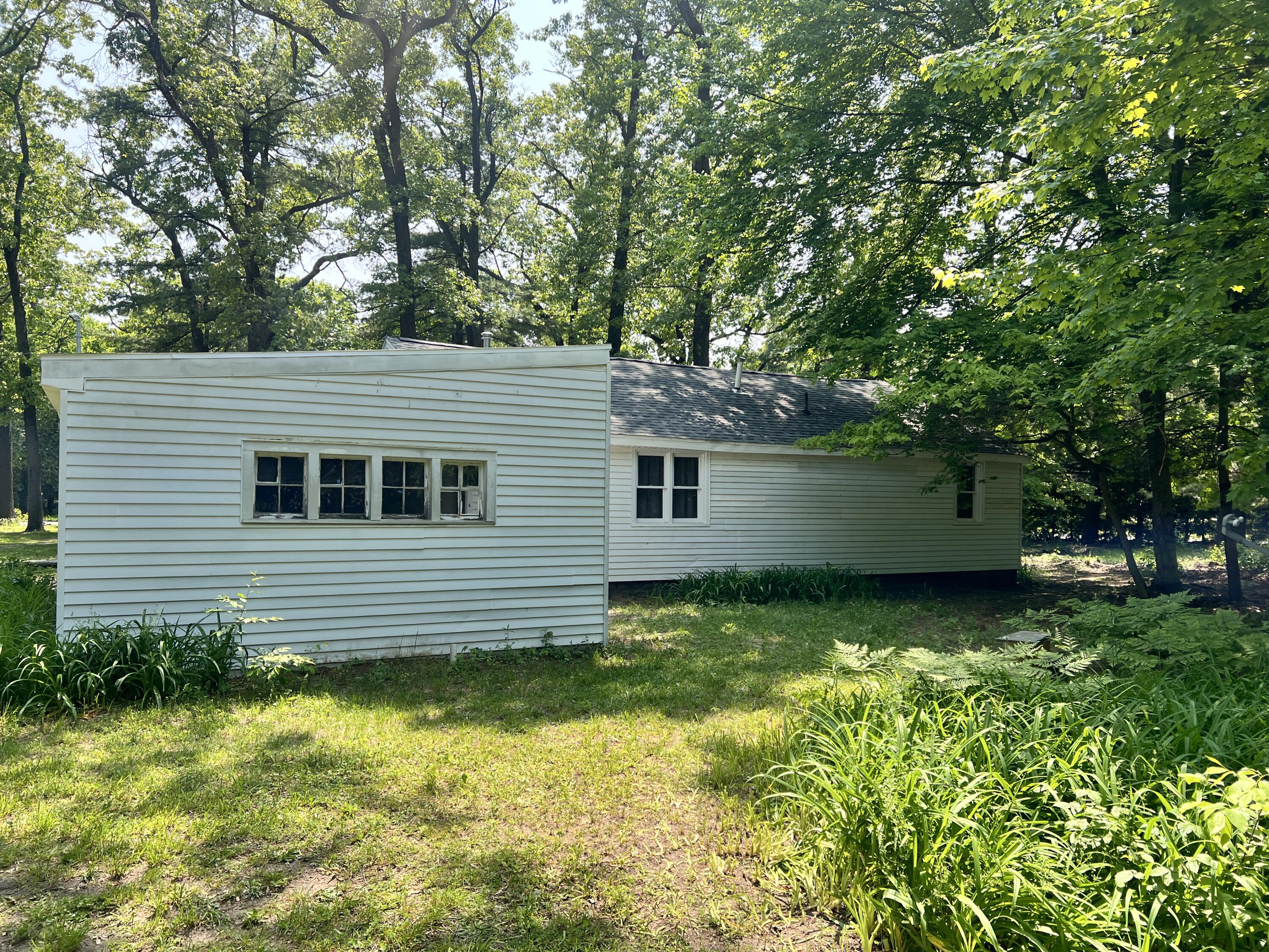 3216 Hall Road Muskegon, MI 49442 - Photo 4 of 33 IMG_0898