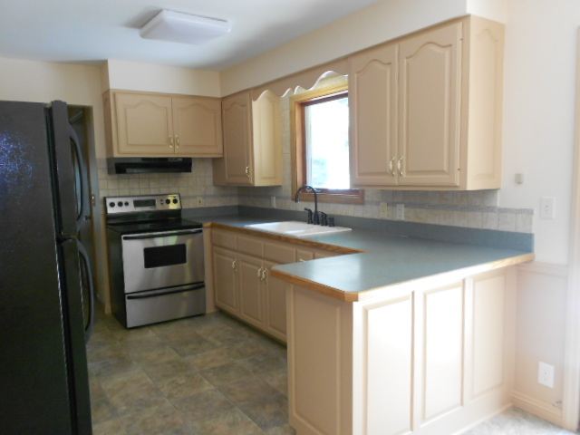 1660 East Copas Road Owosso, MI 48867 - Photo 6 of 28 31107026-5.JPG