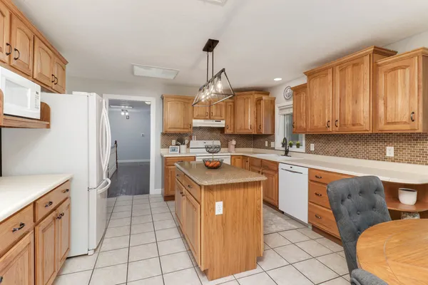 $415,000 | 8989 Tamarac Way, Bloomington, IL 61705