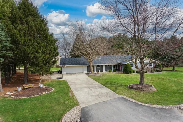 $415,000 | 8989 Tamarac Way, Bloomington, IL 61705