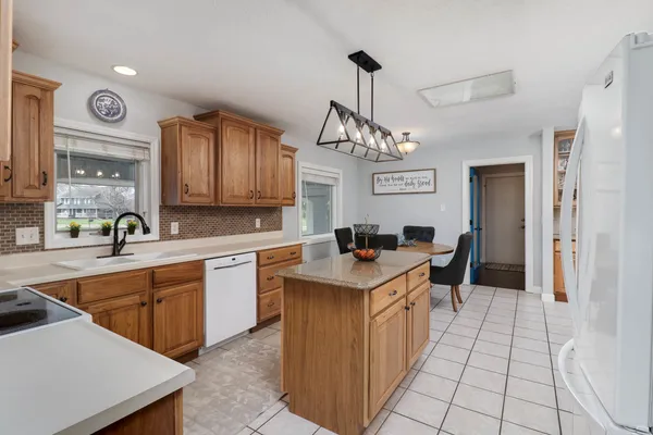 $415,000 | 8989 Tamarac Way, Bloomington, IL 61705