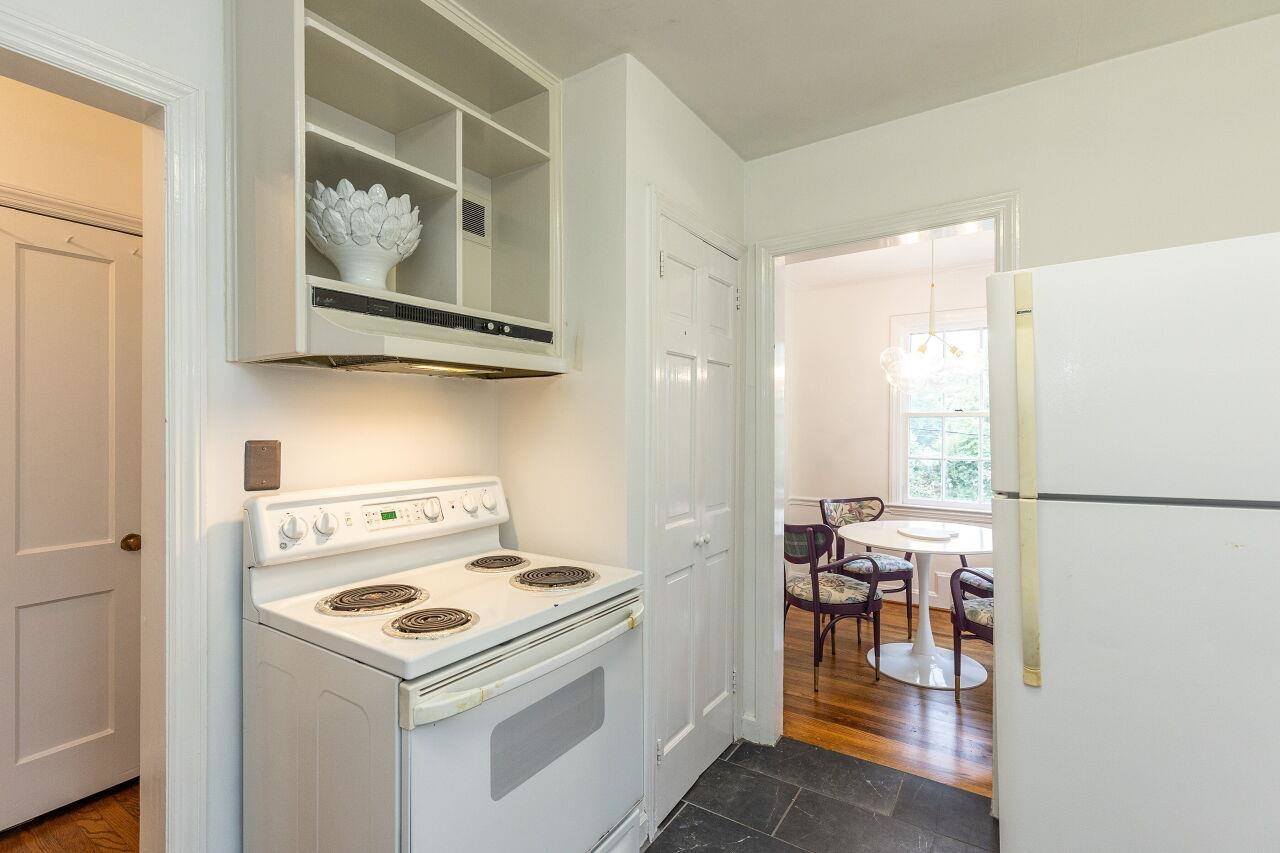 2922 Oberlin Road Raleigh, NC 27608 - Photo 14 of 31 Photo 14