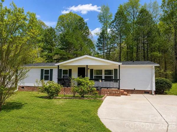 $259,900 | 1332 Poplarglen Drive, Kannapolis, NC 28083