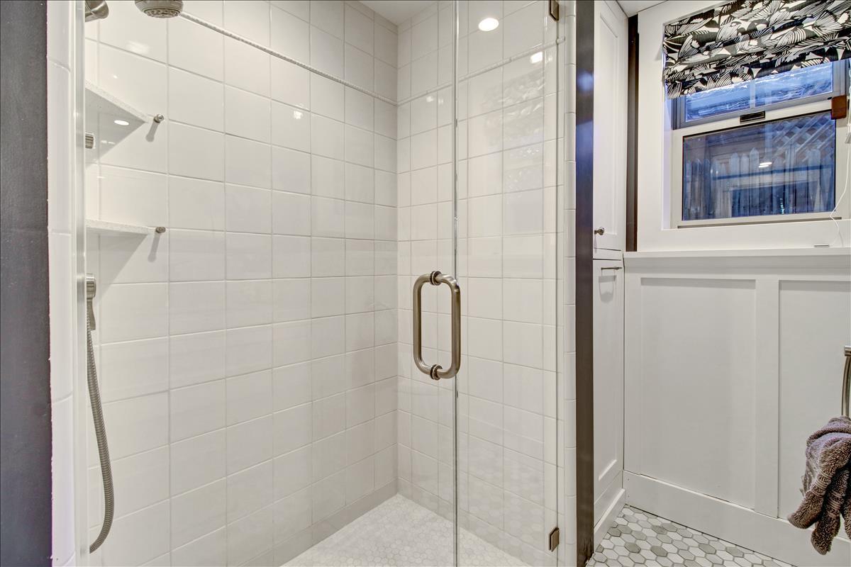 836 Creek Drive Menlo Park, CA 94025 - Photo 13 of 39 a bathroom with a shower
