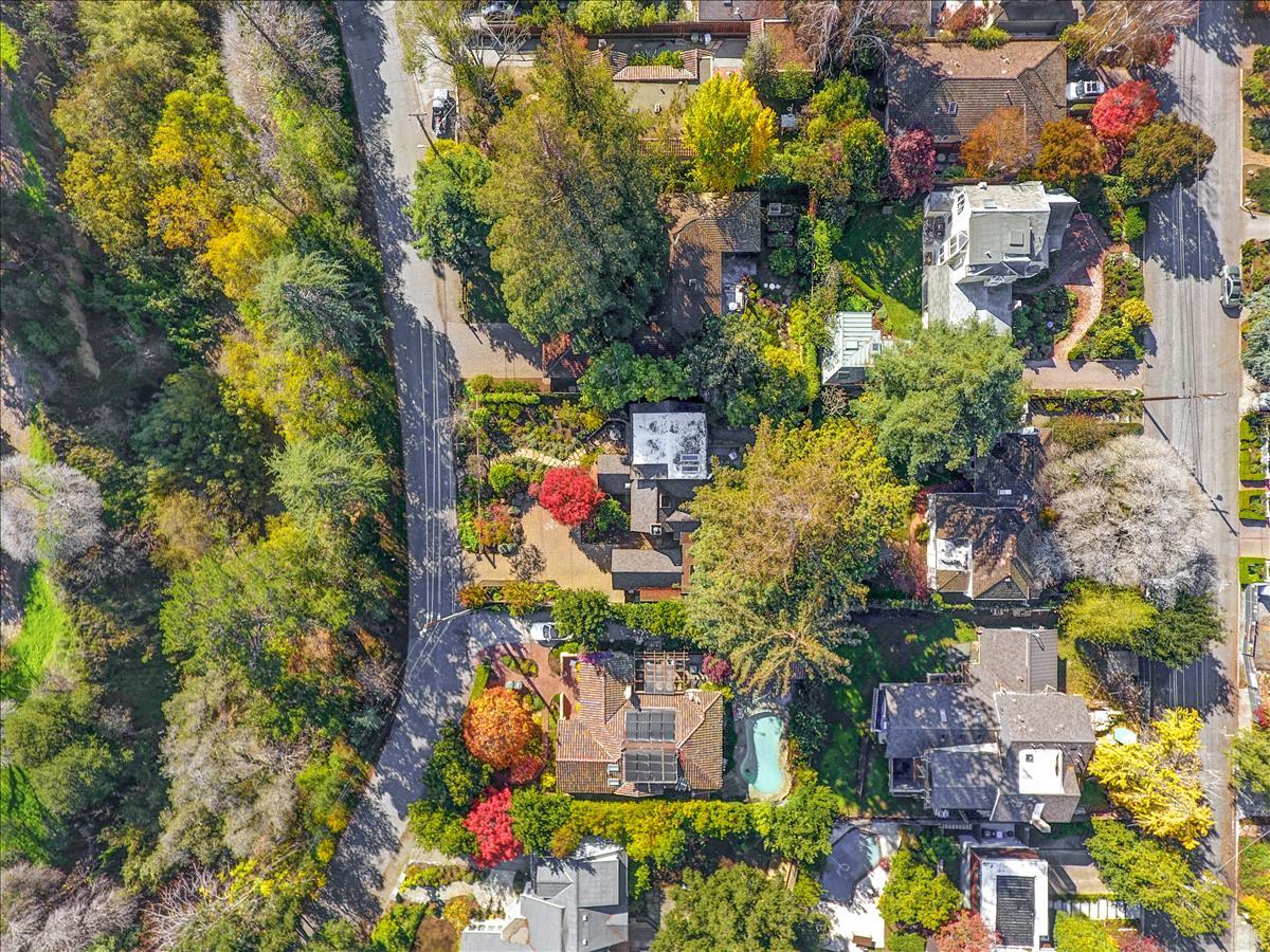 836 Creek Drive Menlo Park, CA 94025 - Photo 38 of 39 an aerial view of a houses