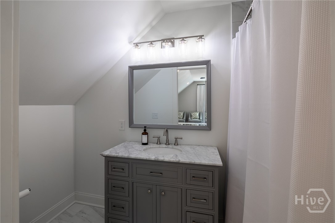 385 Woodward Way Athens, GA 30606 - Photo 55 of 73 Second Floor en Suite Bath