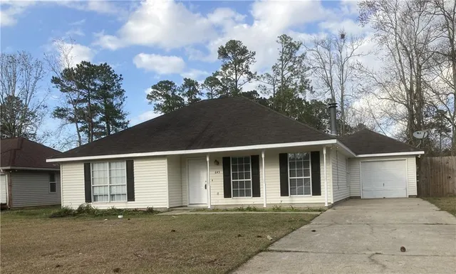 $1,850 | 645 Armand Street, Mandeville, LA 70448
