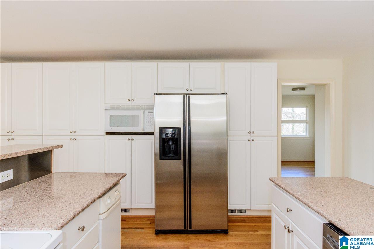 1423 Overlook Road Birmingham, AL 35209 - Photo 14 of 33