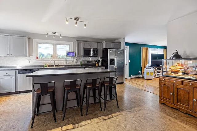 $270,000 | 304 Eastern Avenue, Augusta, ME 04330