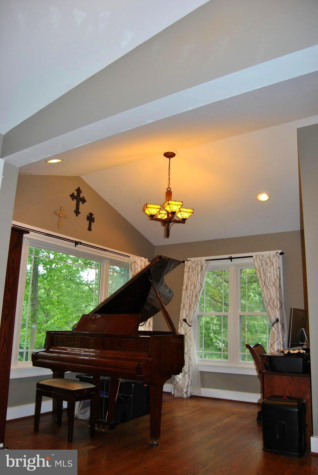5453 Stone Road Frederick, MD 21703 - Photo 7 of 12 Awesome cathedral ceiling and gorgeous light