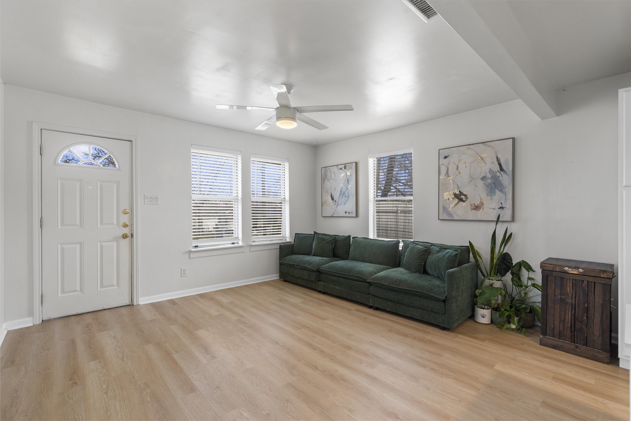 121 Jackson Street Elgin, TX 78621 - Photo 10 of 26