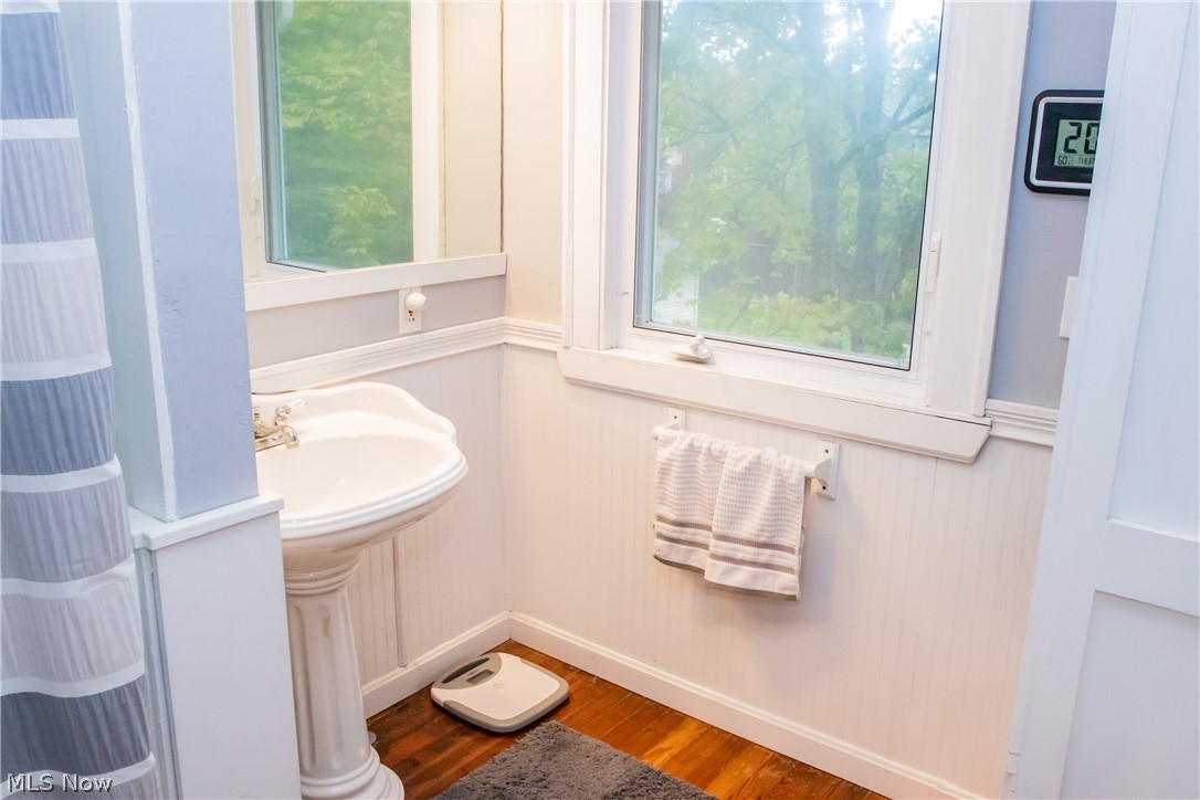 3397 Clarendon Road Cleveland, OH 44118 - Photo 16 of 28 Gallery Image 16