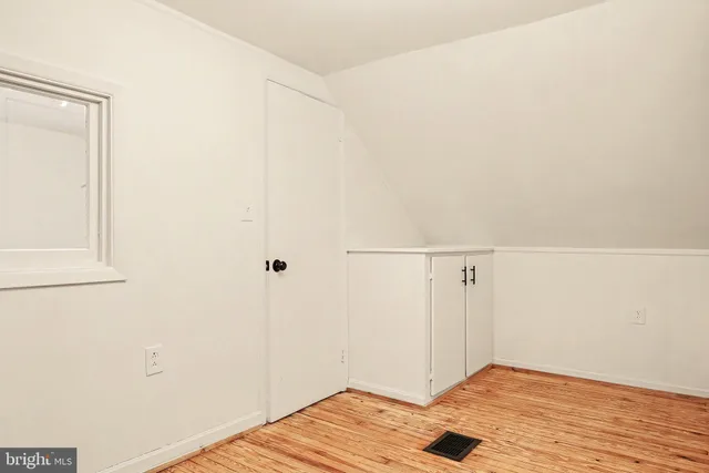 a view of a yard in front of a house