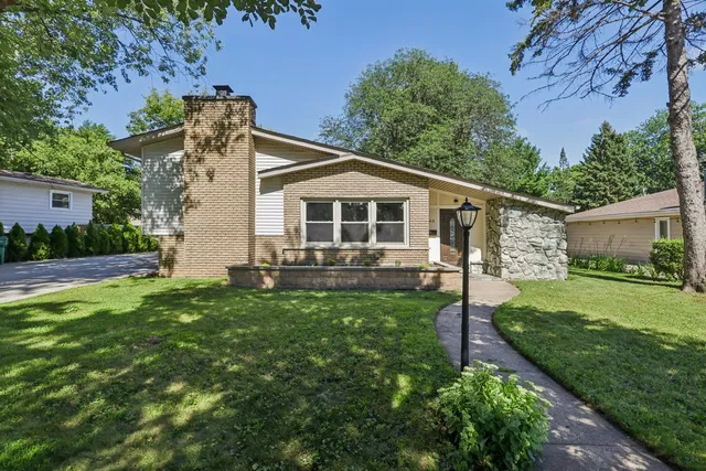 $469,000 | 195 7th Street, Wheeling, IL 60090