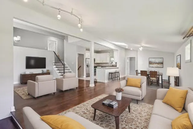 $469,000 | 195 7th Street, Wheeling, IL 60090