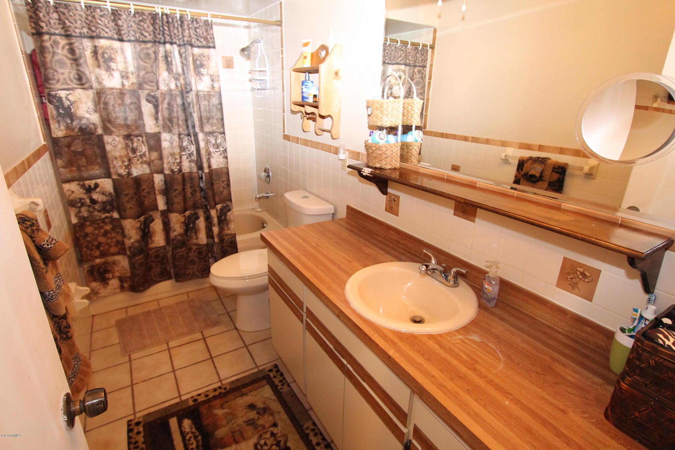 5645 Lord Street Mims, FL 32754 - Photo 24 of 52 guest bathroom